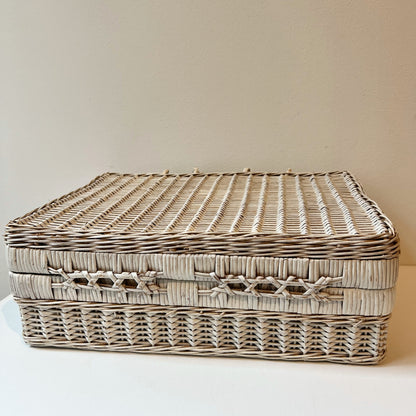 【Vintage】Germany - 1960s Picnic Basket with Cushion