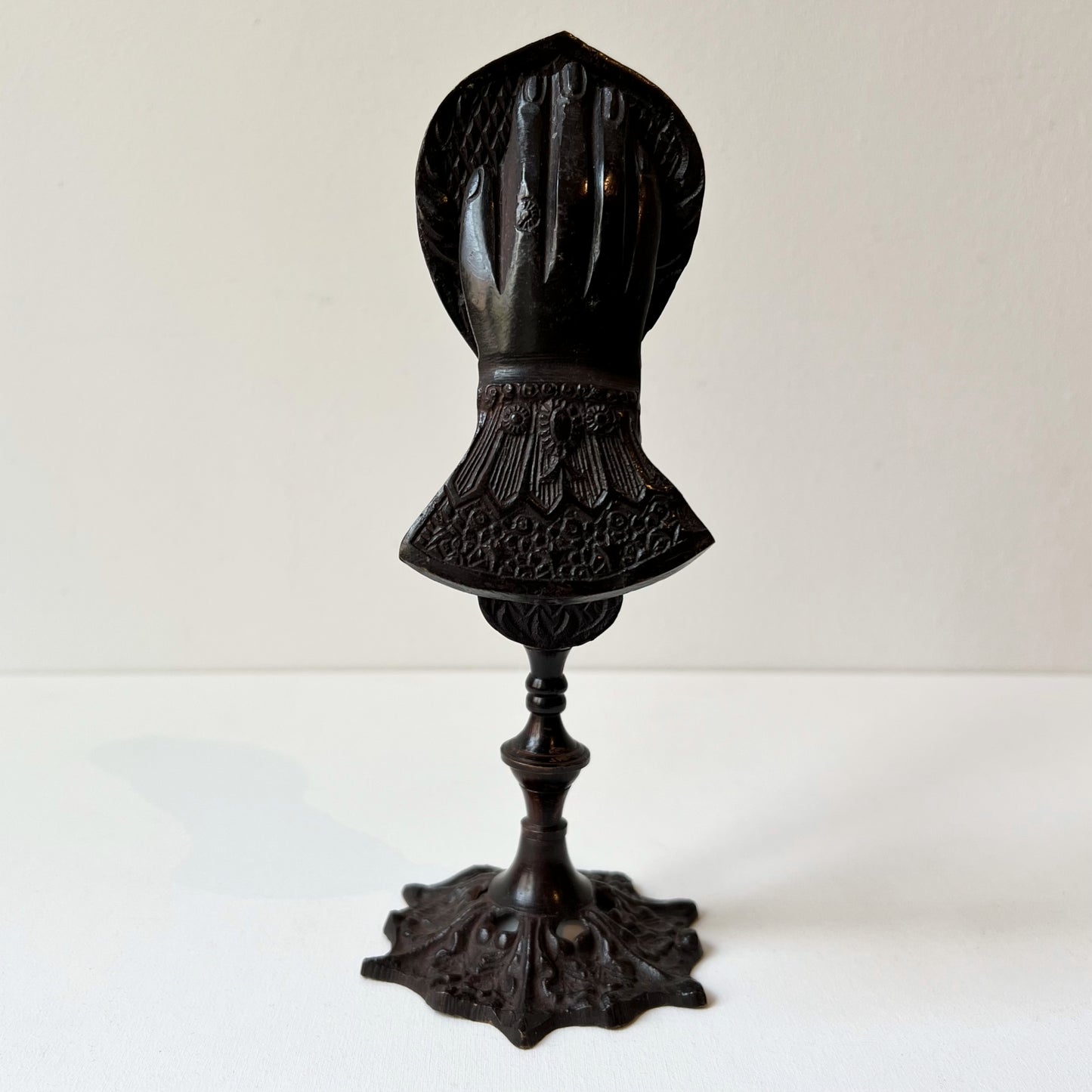 【Antique】UK - 1880‐1900s Victorian Style Hand Clip Stand