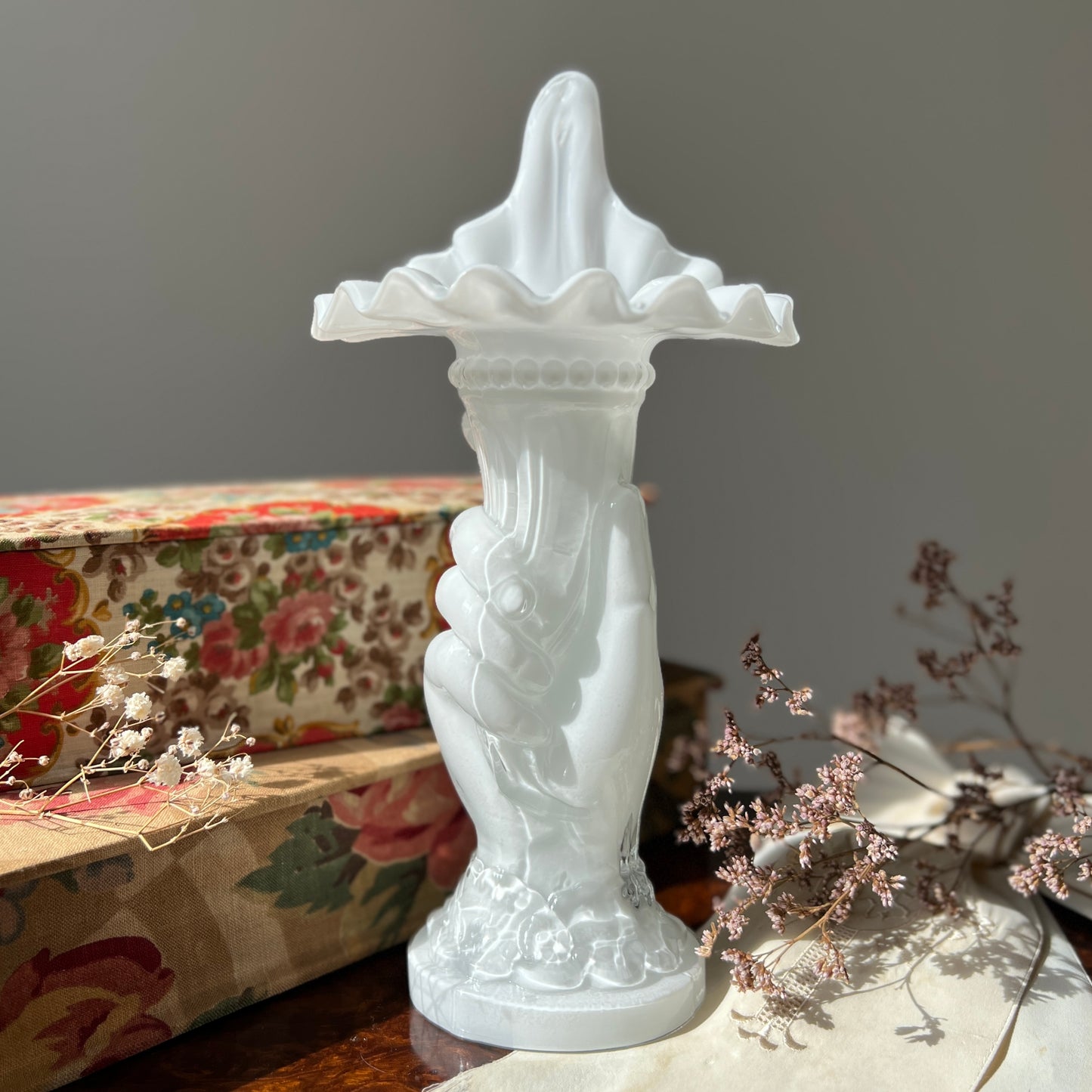 【Vintage】France - 1950s White Glass Hand Motif Vase