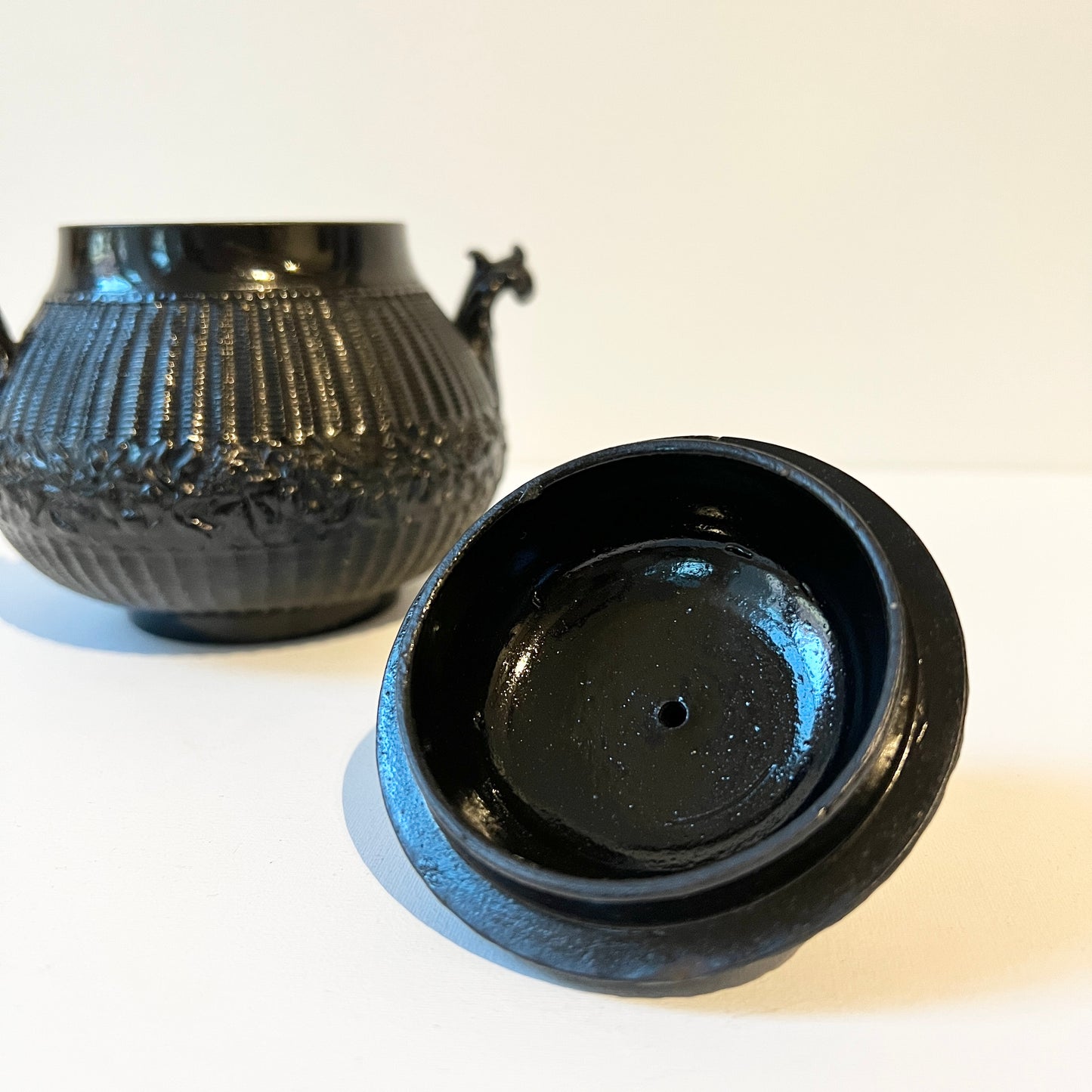 【Antique】UK - 1800-30s Wedgwood Basalt Ware Sugar Pot