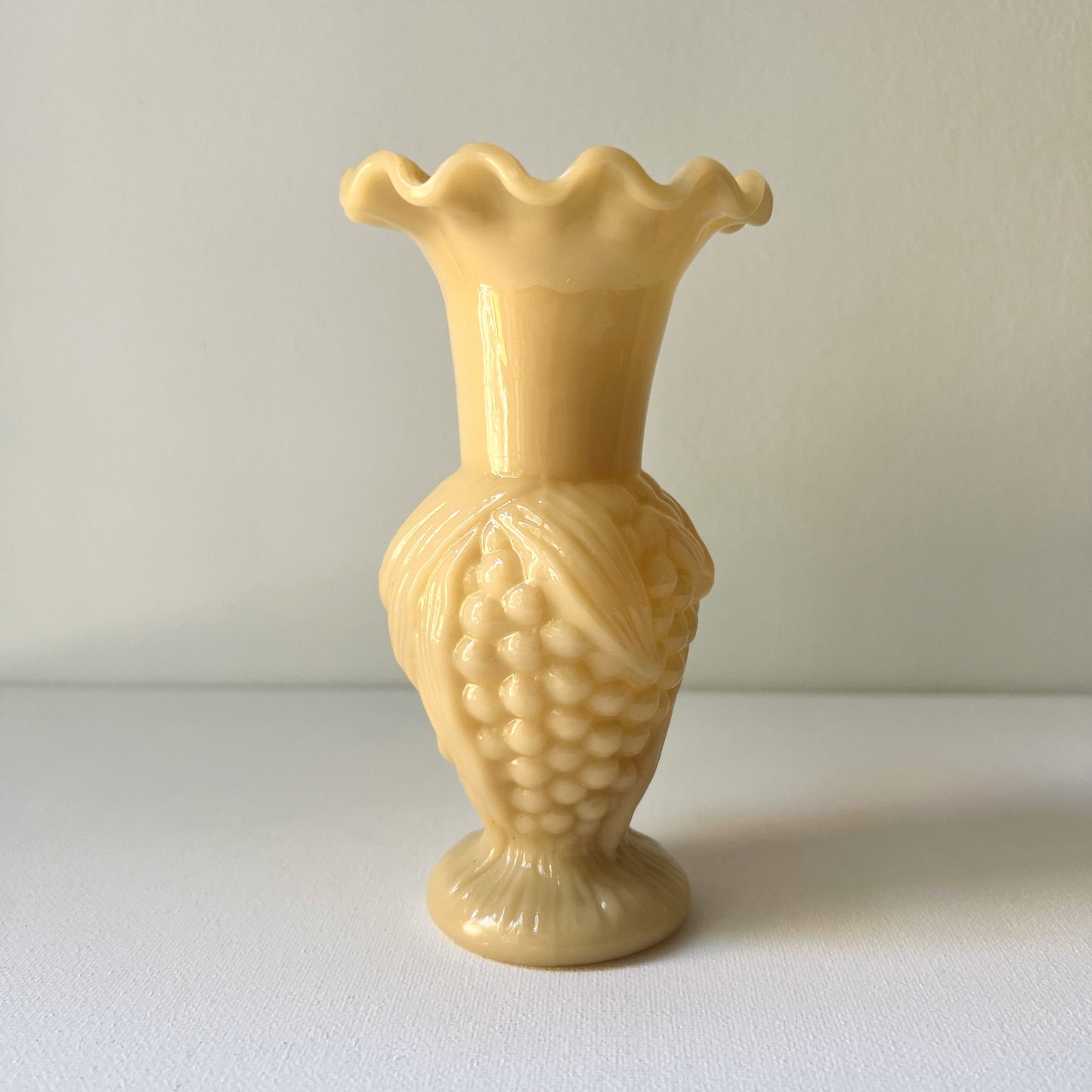 【Antique】France - early 1880s Yellow Milk Glass Corn Vase