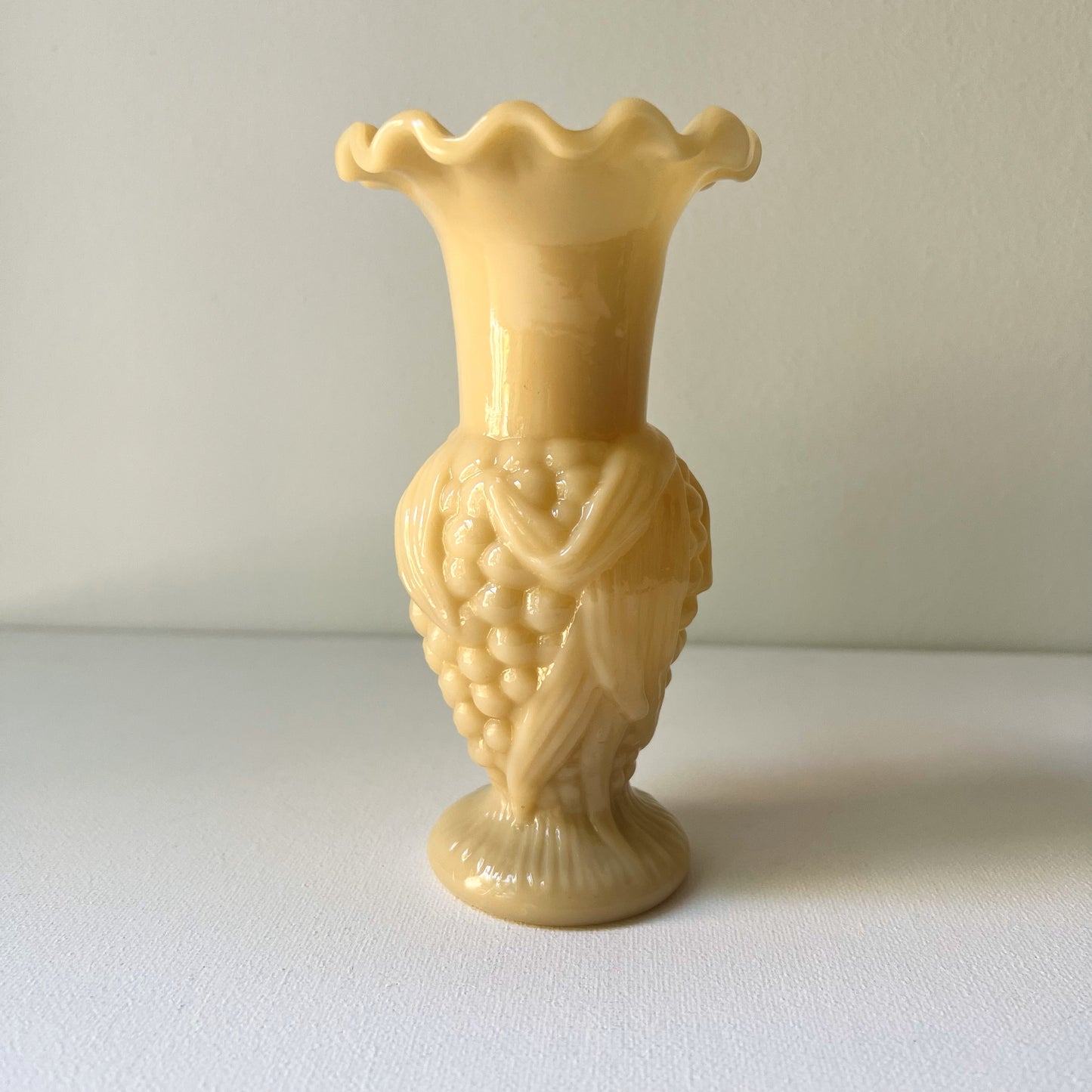 【Antique】France - early 1880s Yellow Milk Glass Corn Vase