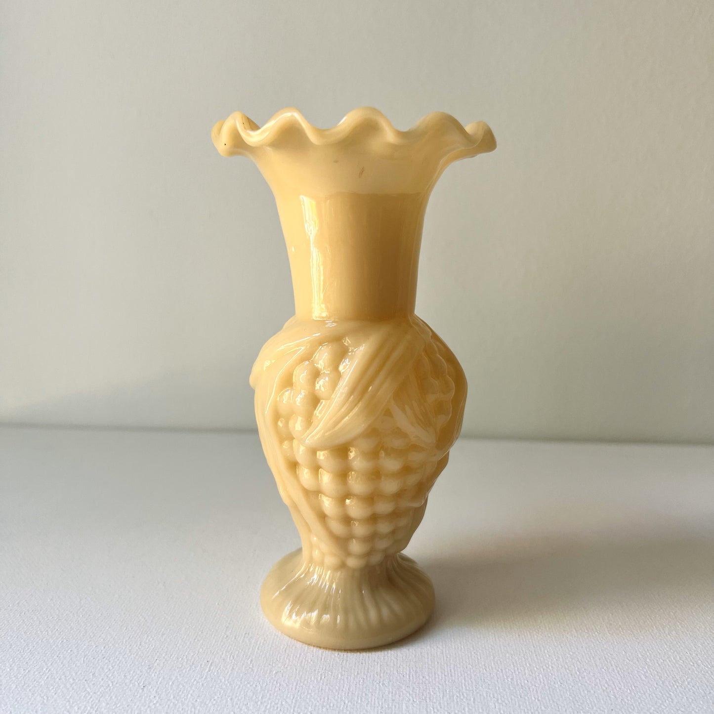 【Antique】France - early 1880s Yellow Milk Glass Corn Vase