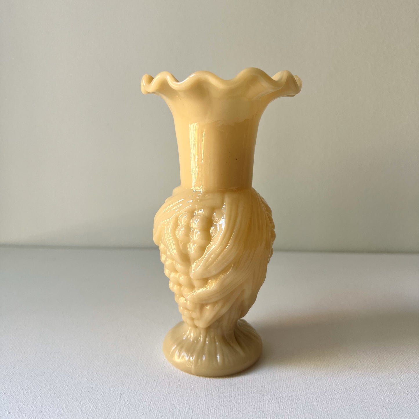 【Antique】France - early 1880s Yellow Milk Glass Corn Vase