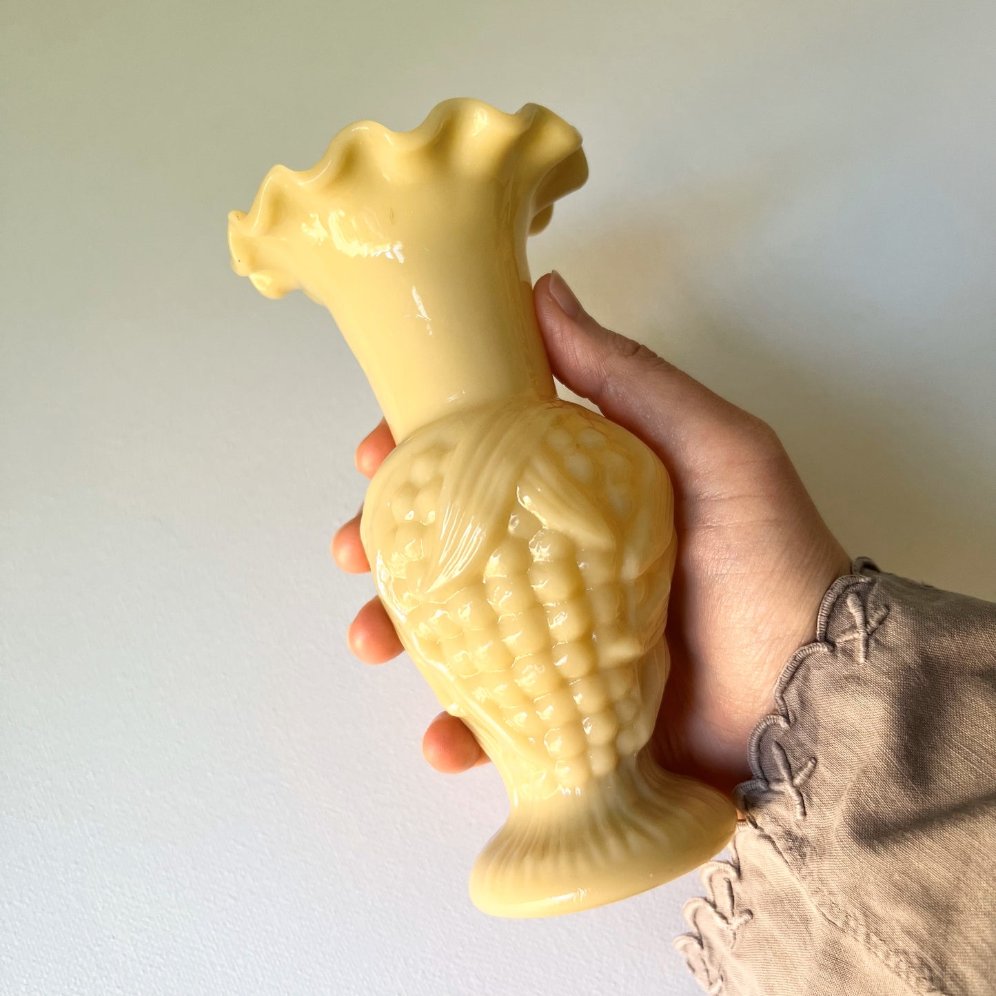 【Antique】France - early 1880s Yellow Milk Glass Corn Vase