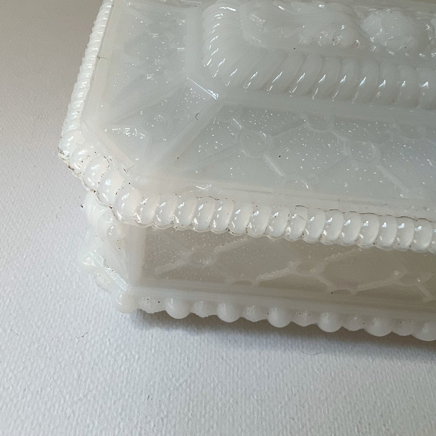 【Antique】France - 1907s White Milk Glass Box