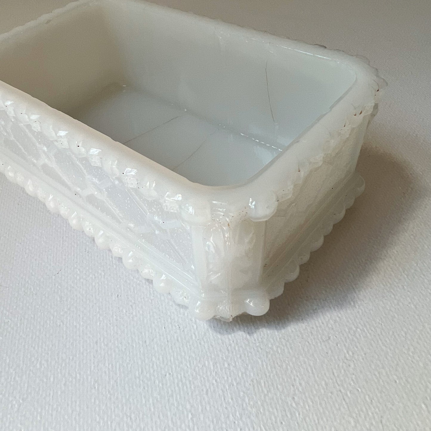 【Antique】France - 1907s White Milk Glass Box