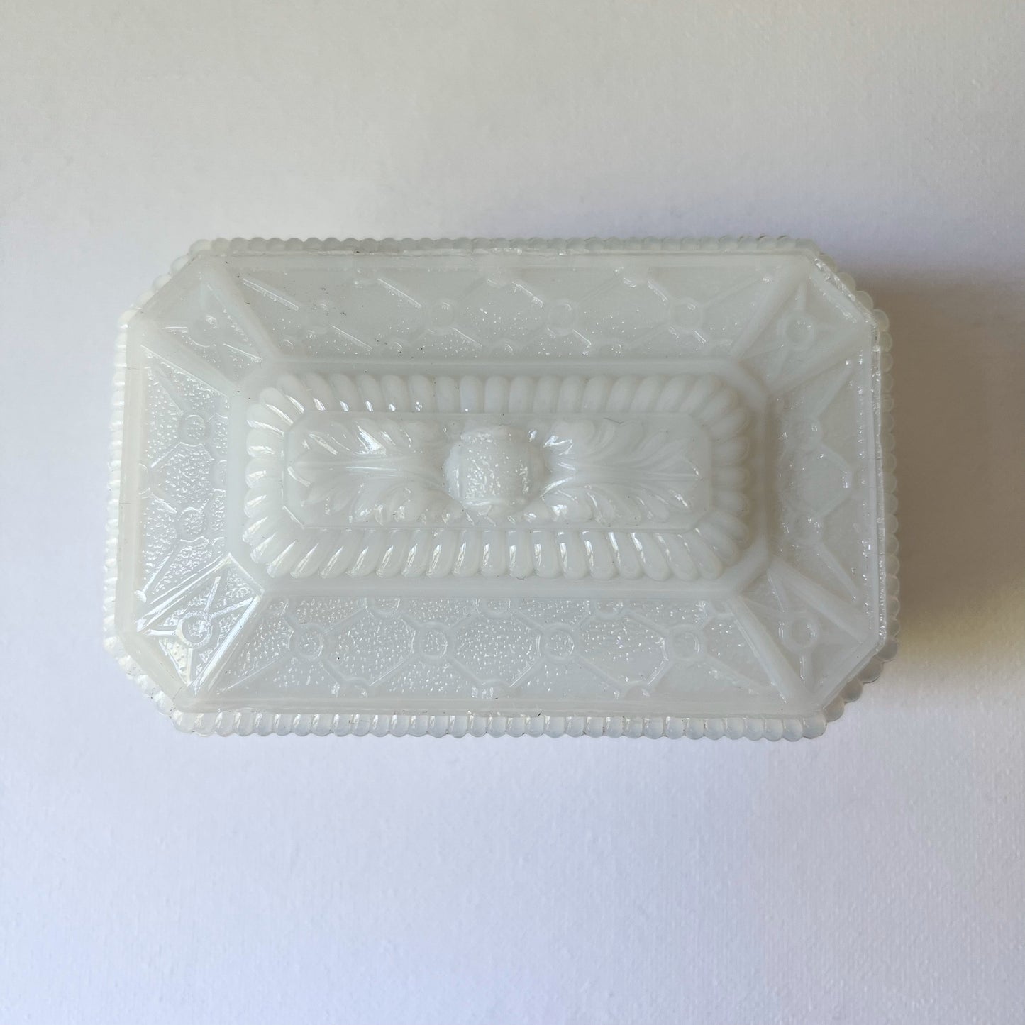 【Antique】France - 1907s White Milk Glass Box