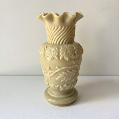 【Antique】France - 1920s Brown Milk Glass Flower Bud Motif Vase