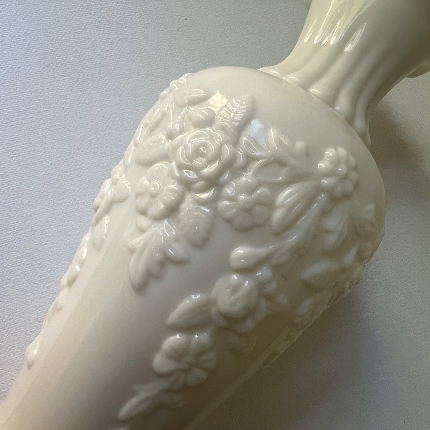 【Antique】France - Vallérysthal 1907s White Milk Glass "Lorrain" Vase