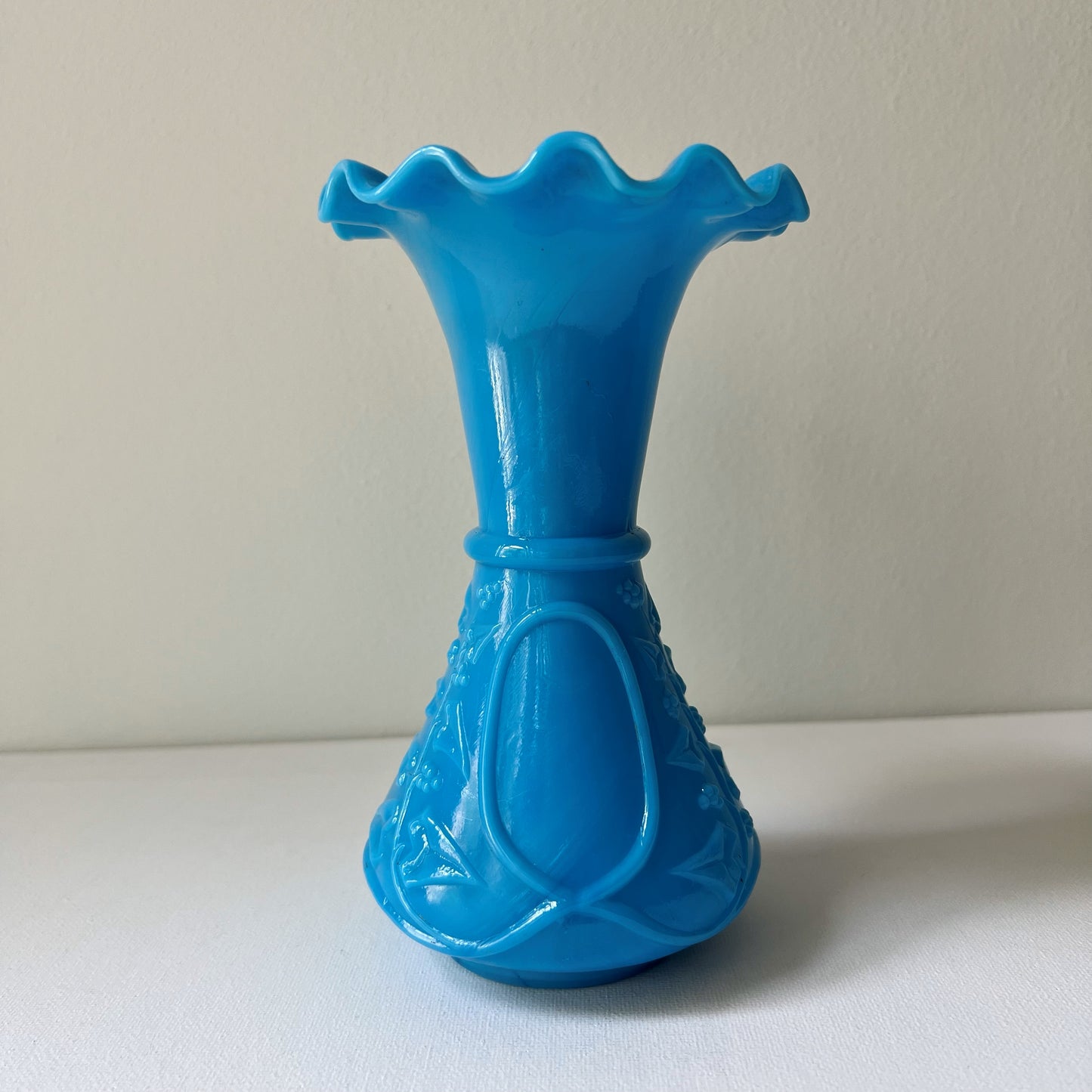 【Antique】France - 1900‐10s Blue Milk Glass Vase