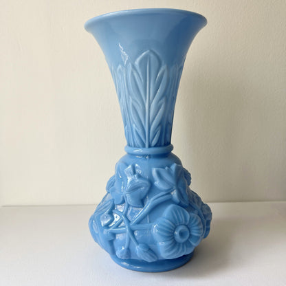 【Antique】France - Saint-Louis 1870s Blue Milk Glass Leaves and Garlands Vase