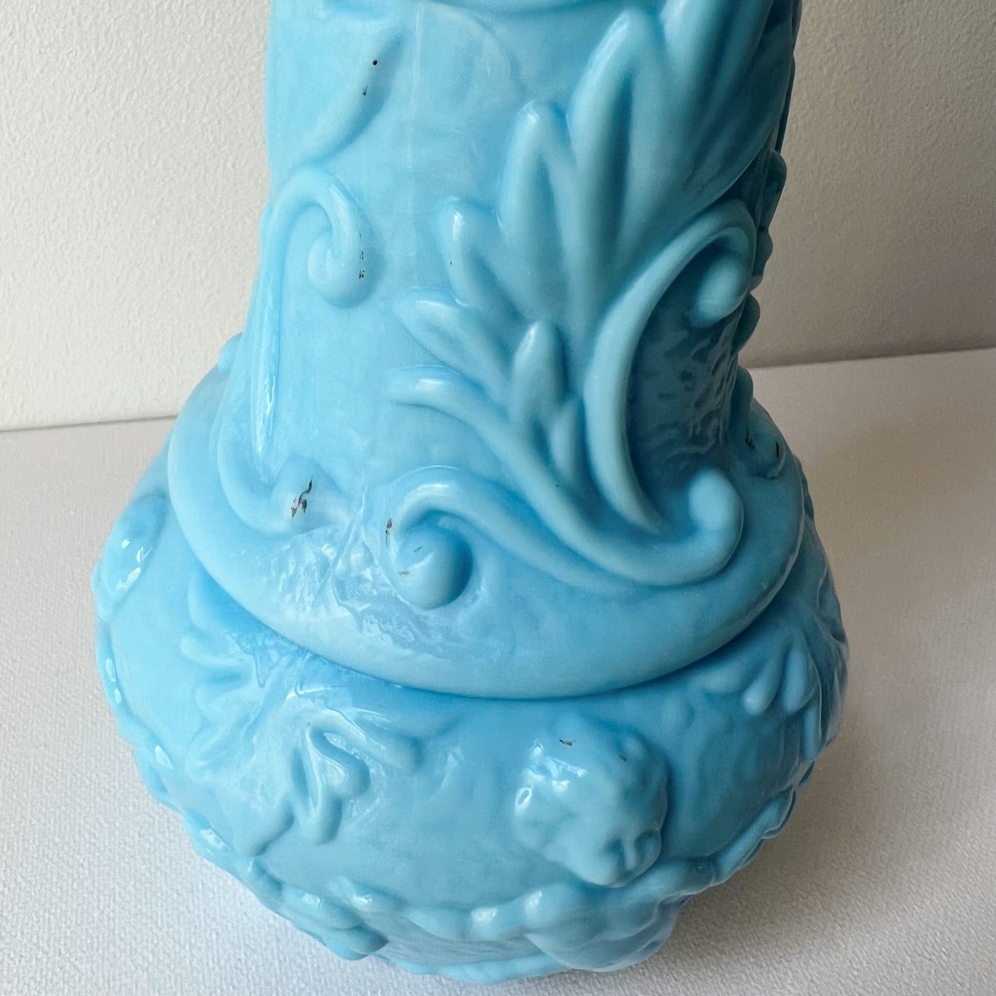 【Antique】France - Portieux 1900s Blue Milk Glass Angel Motif Vase