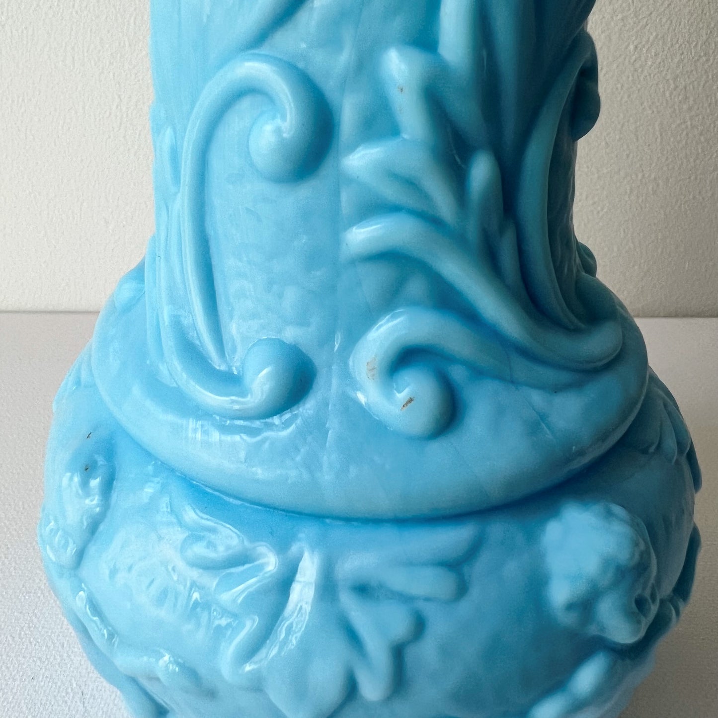 【Antique】France - Portieux 1900s Blue Milk Glass Angel Motif Vase