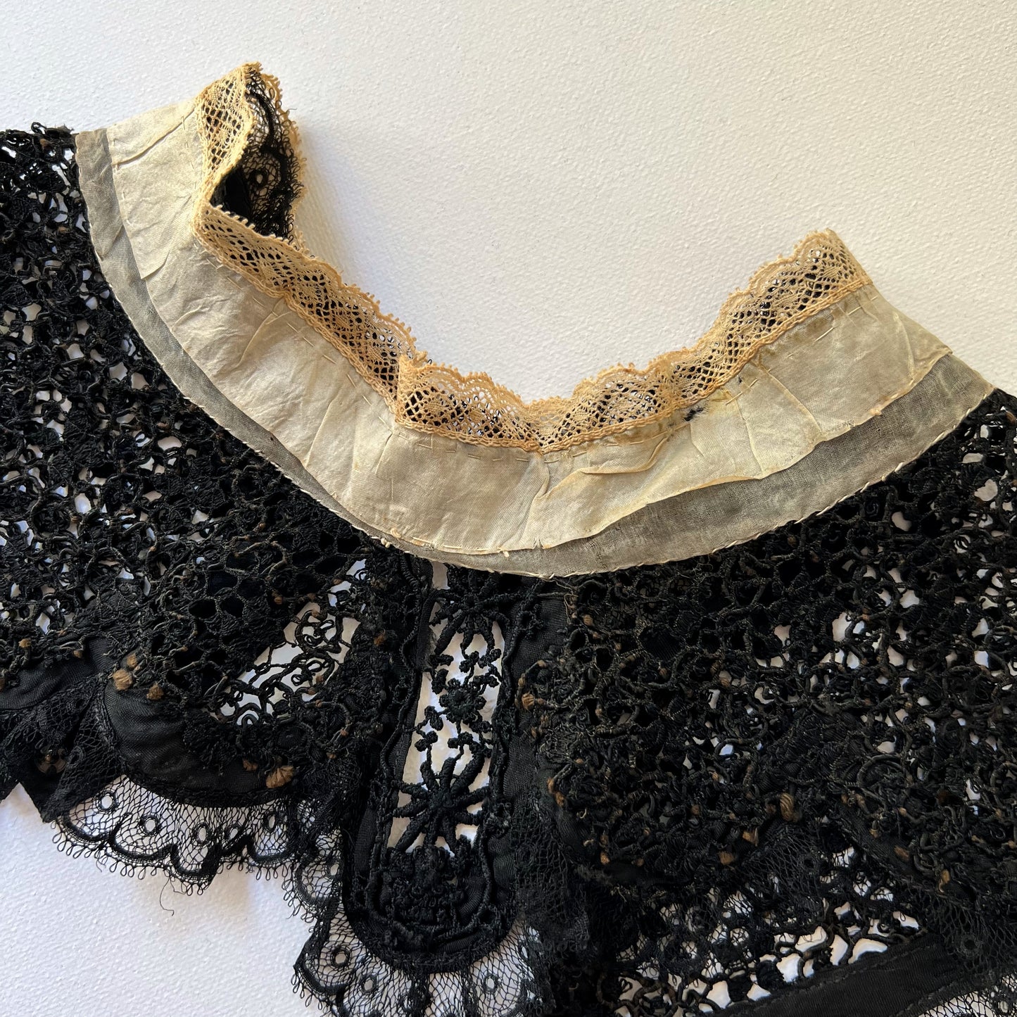 【Antique】France - 1890-1900s Black Lace Collar