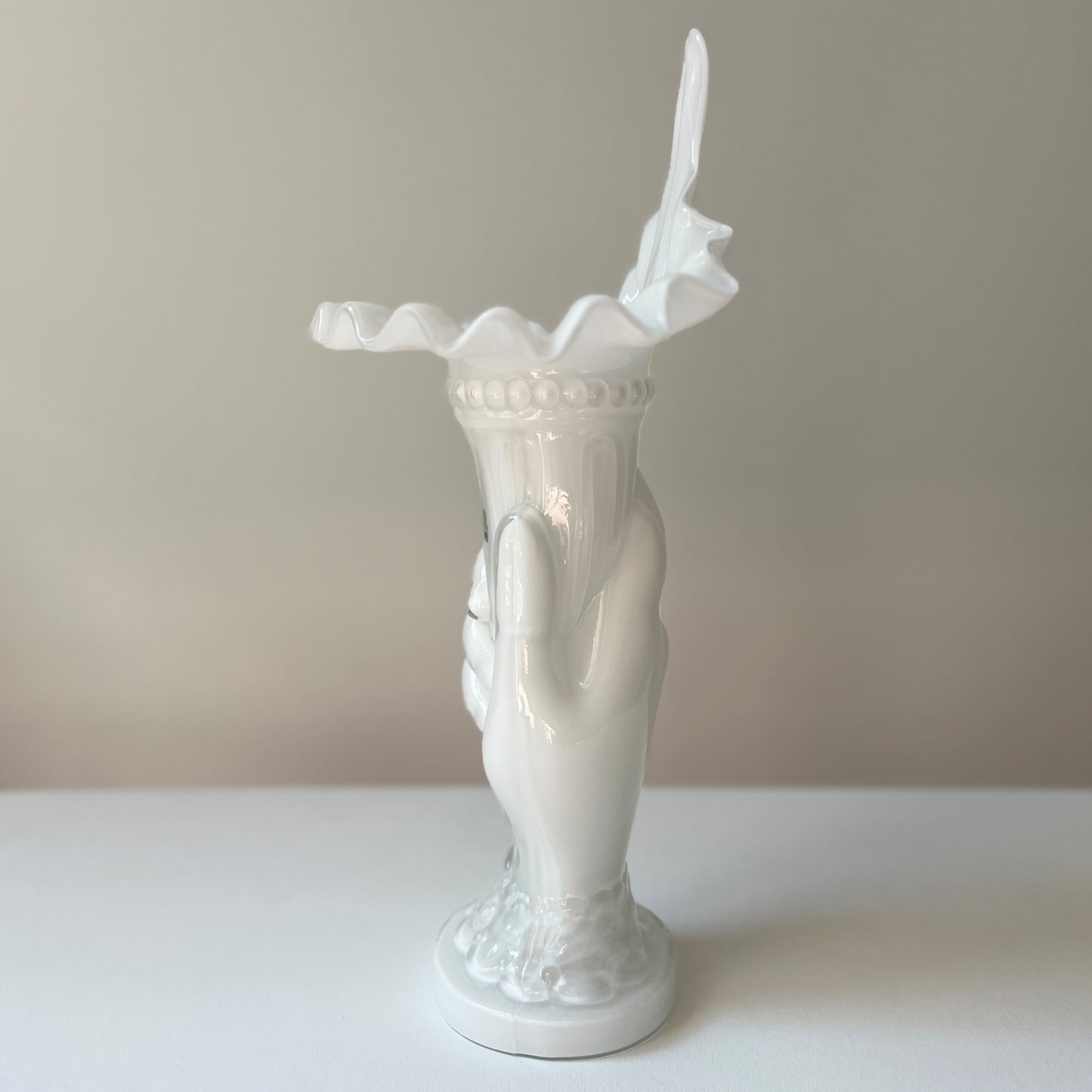 【Vintage】France - 1950s White Glass Hand Motif Vase