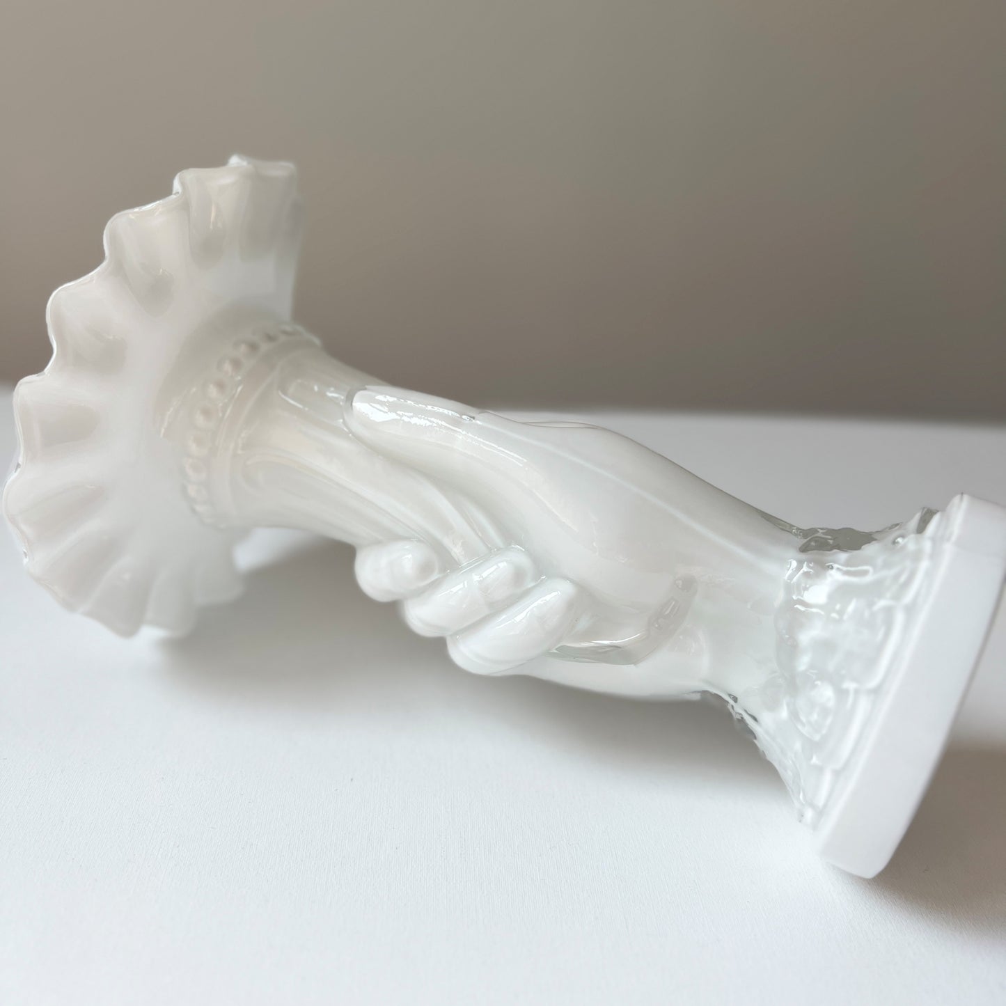 【Vintage】France - 1950s White Glass Hand Motif Vase