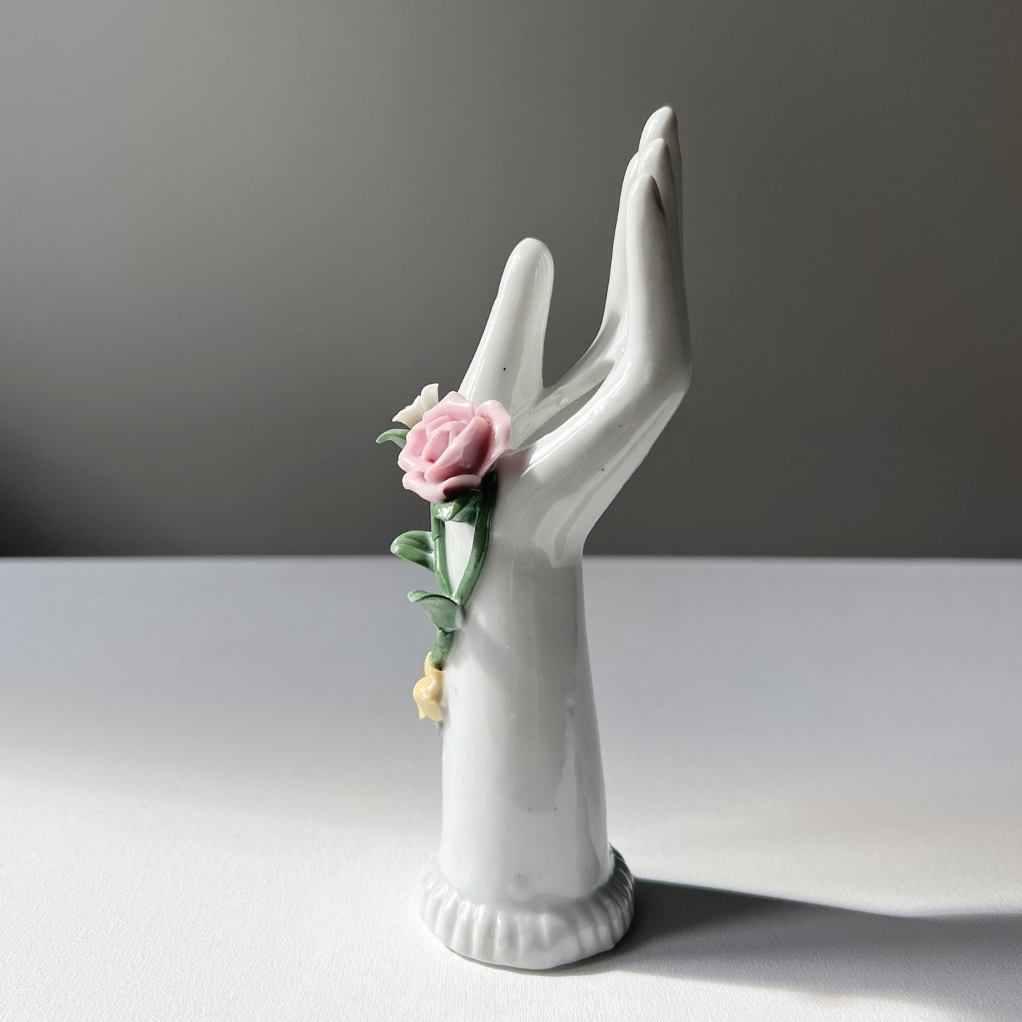 【Vintage】US ‐ 1950‐70s  Pottery Hand Motif Vase