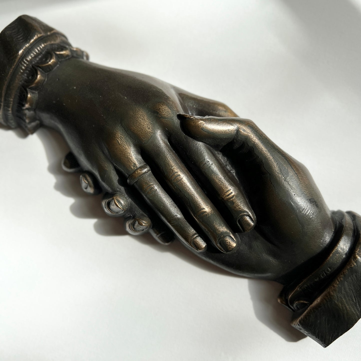 【Antique】UK - 1900s Shaking Hands Object 《Special》