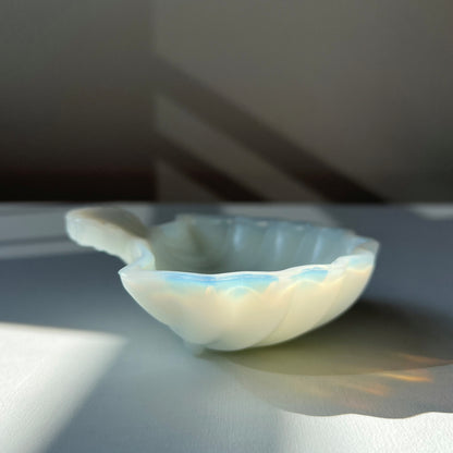 【Vintage】US - 1970-80s Avon Milk Glass  Shell Tray