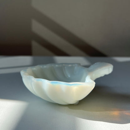 【Vintage】US - 1970-80s Avon Milk Glass  Shell Tray