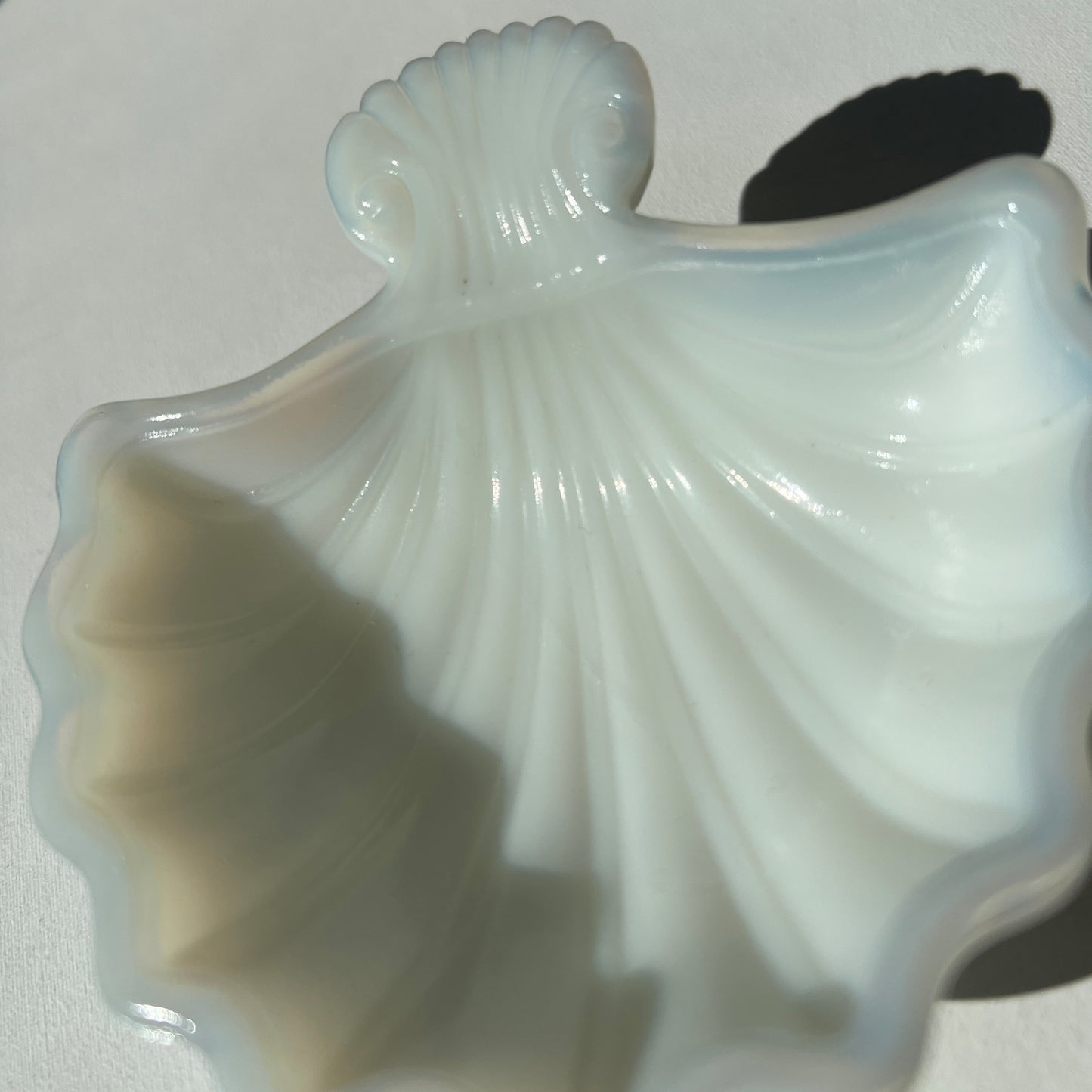 【Vintage】US - 1970-80s Avon Milk Glass  Shell Tray