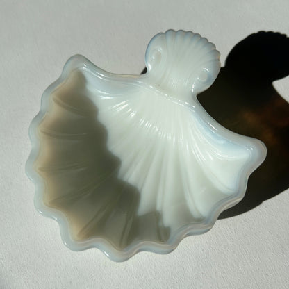 【Vintage】US - 1970-80s Avon Milk Glass  Shell Tray