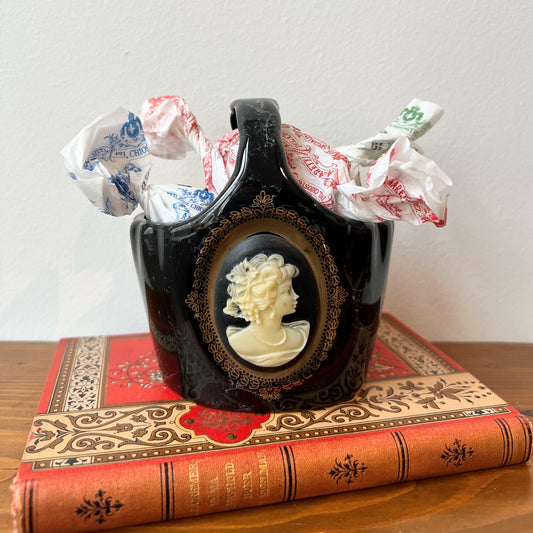 【Vintage】Taiwan - 1990s Cameo Ceramic Basket