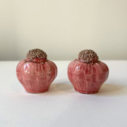 【Vintage】France ‐ 1970s Garlic Motif Salt and Pepper