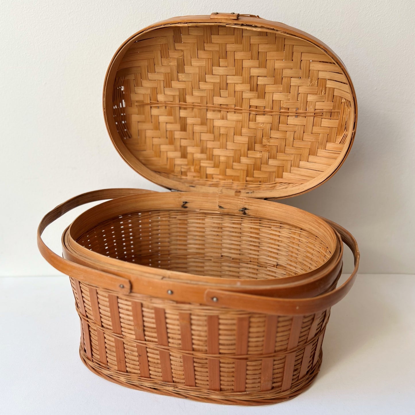 【Vintage】France - 1950s Picnic Basket