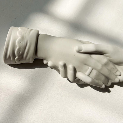 【Antique】Belgium - 1920s Porcelaine Shaking Hands