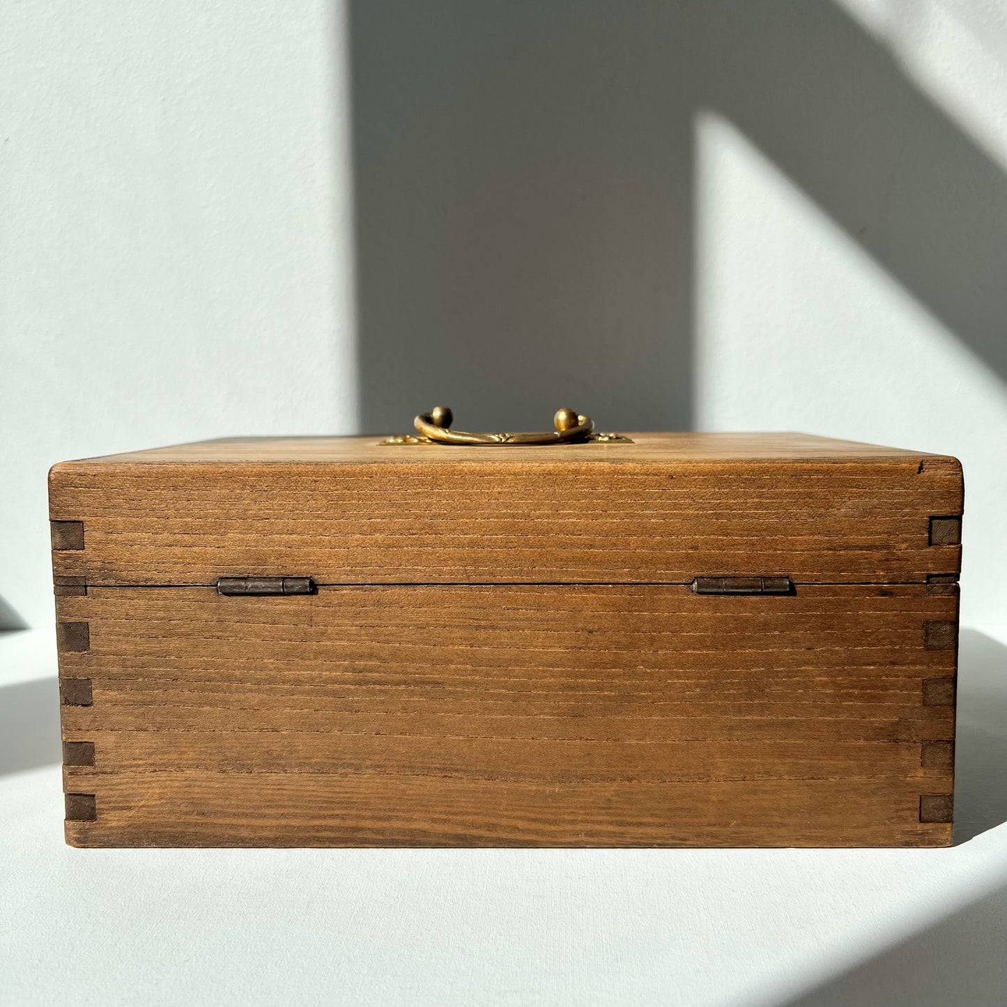 【Vintage】UK - 1930s Ribbon Motif Wooden Box