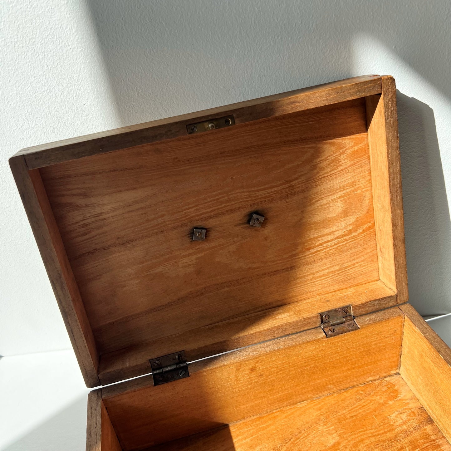 【Vintage】UK - 1930s Ribbon Motif Wooden Box