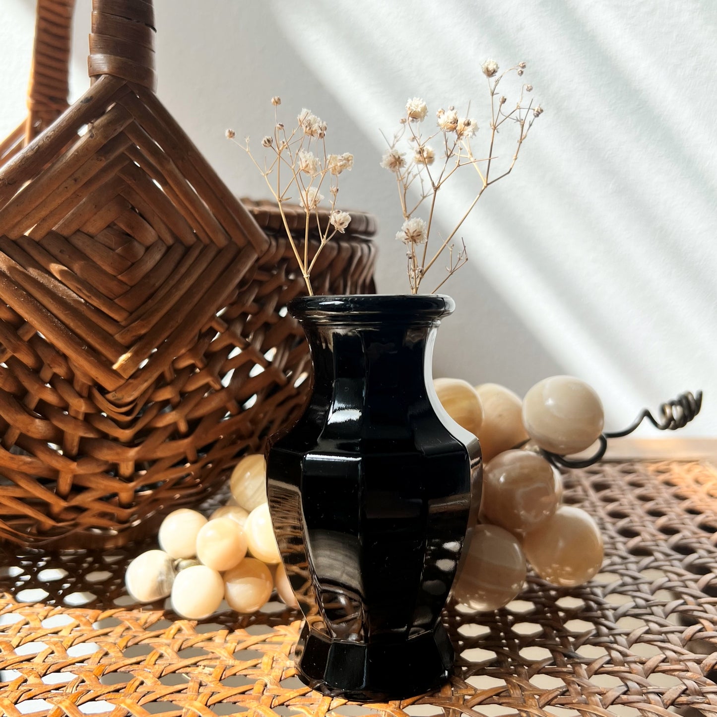 【Vintage】France ‐ 1970-80s Black Milk Glass Mini Vase