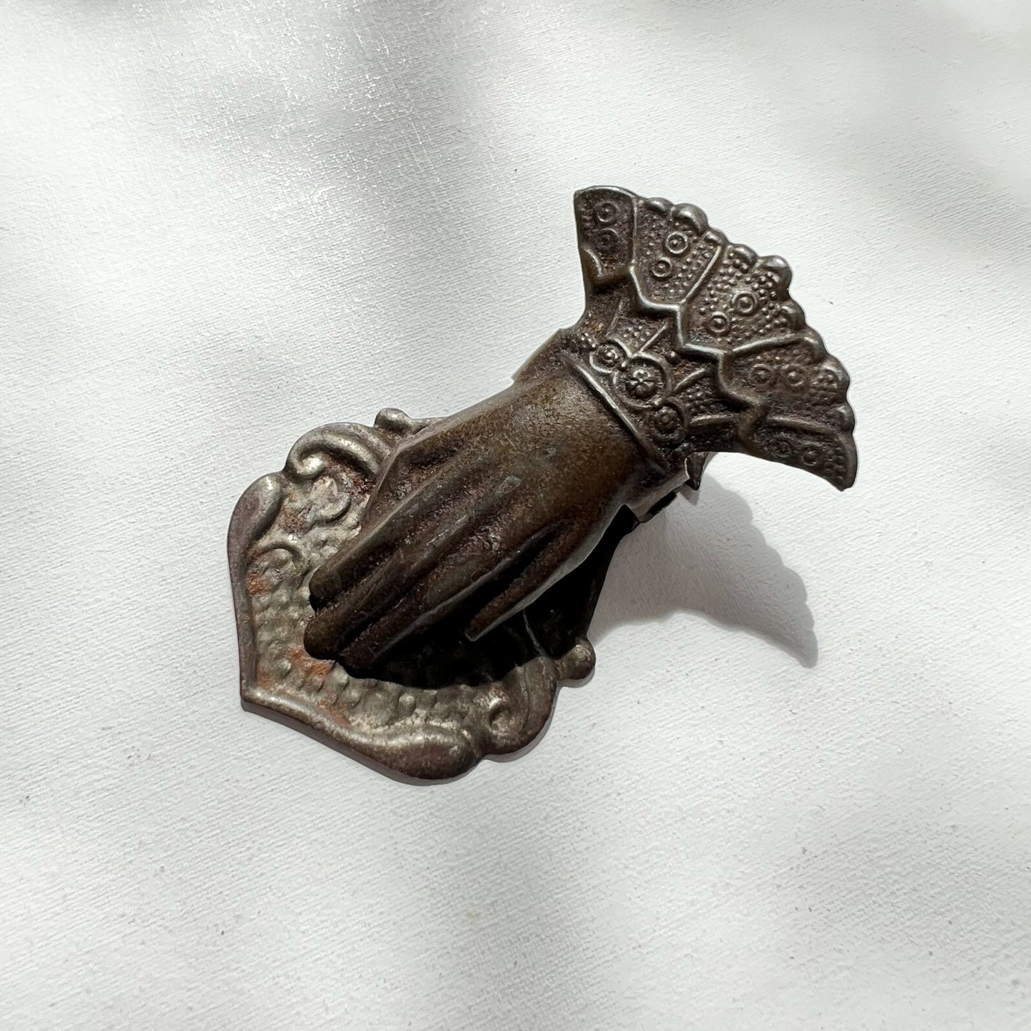 【Antique】UK - 1900s Victorian Mini Hand Clip 8.1cm