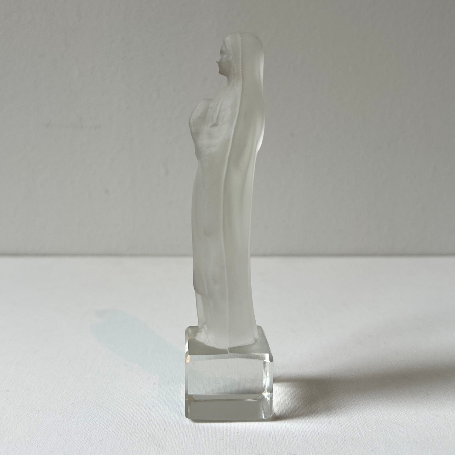 【Vintage】Czechoslovakia ‐ 1950s Glass Maria Statue