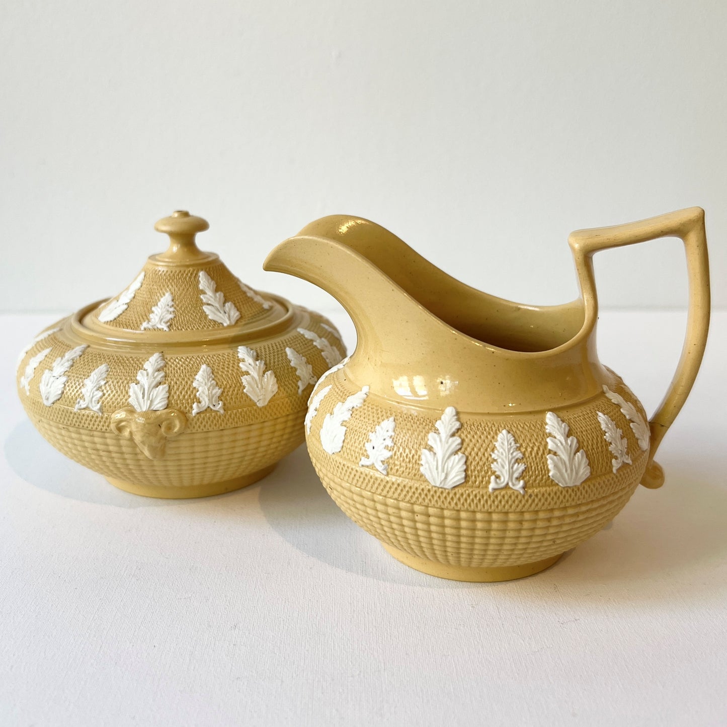 【Antique】UK - 1800-30s Wedgwood Jug and Pot Set