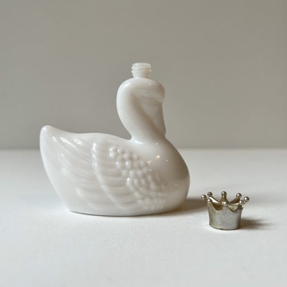 【Vintage】US - 1970s Avon Royal Swan White Milk Glass Perfume Bottle