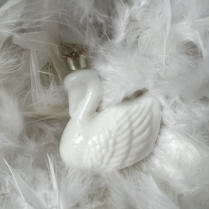 【Vintage】US - 1970s Avon Royal Swan White Milk Glass Perfume Bottle