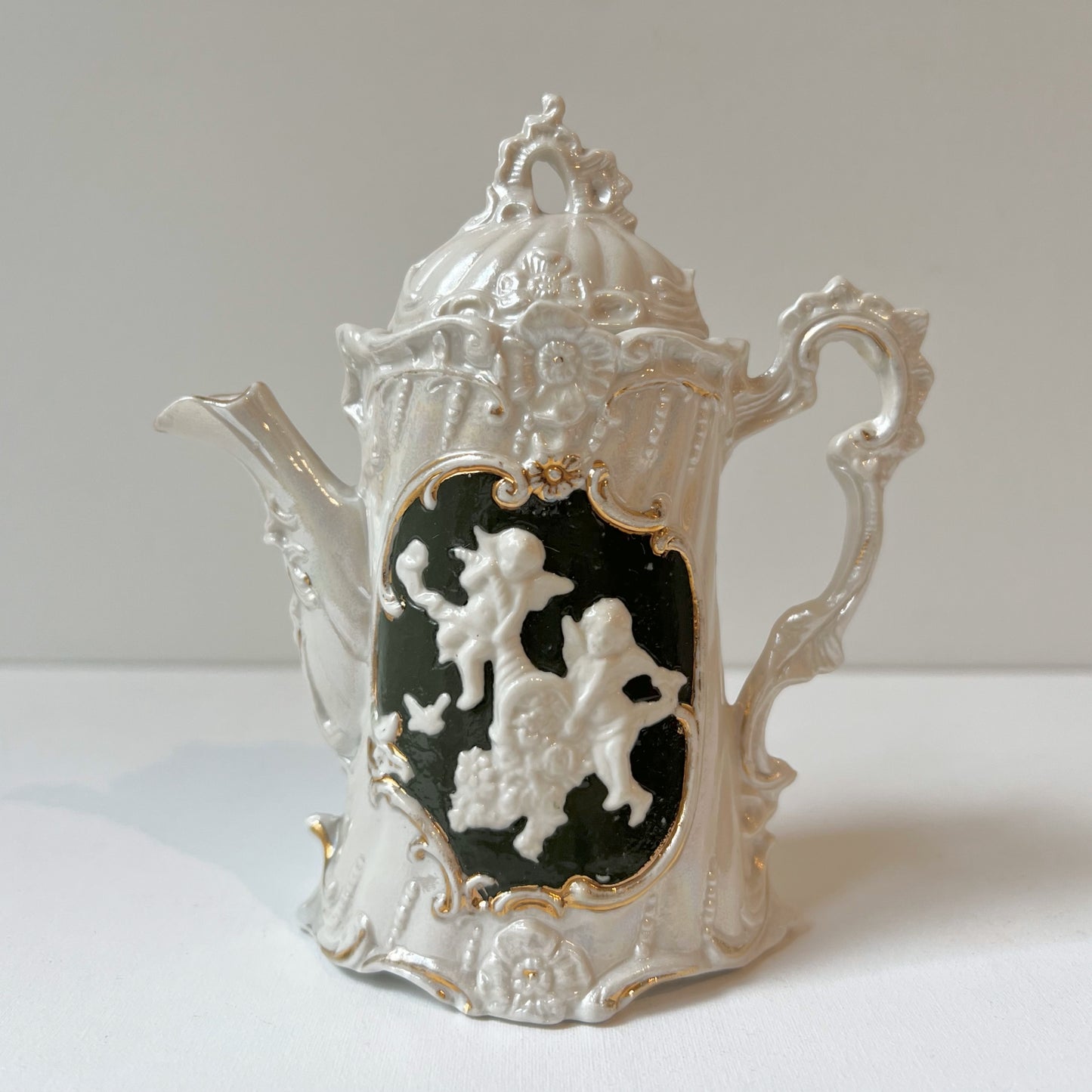 【Antique】Germany - 1910s Angel Motif Pottery Tea Pot