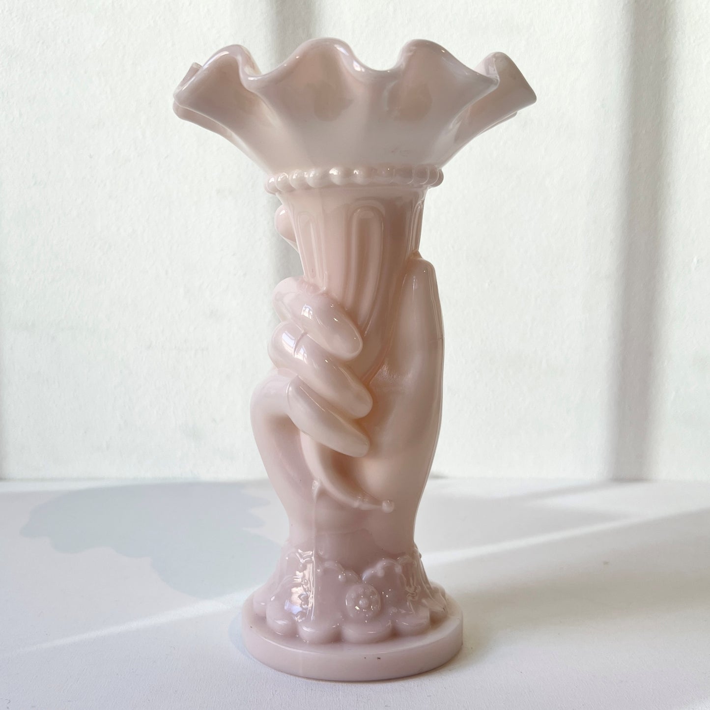 【Vintage】France ‐1950s Pink Milk Glass Hand