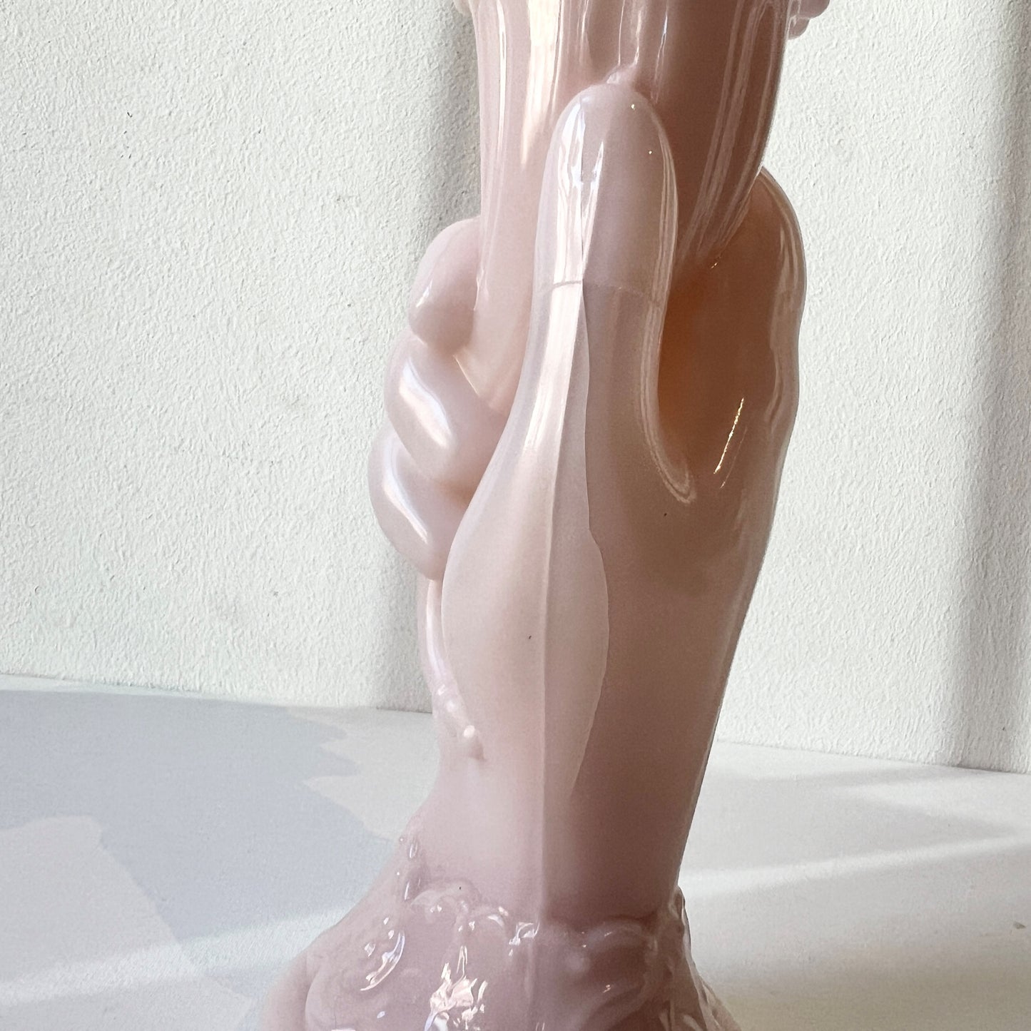 【Vintage】France ‐1950s Pink Milk Glass Hand