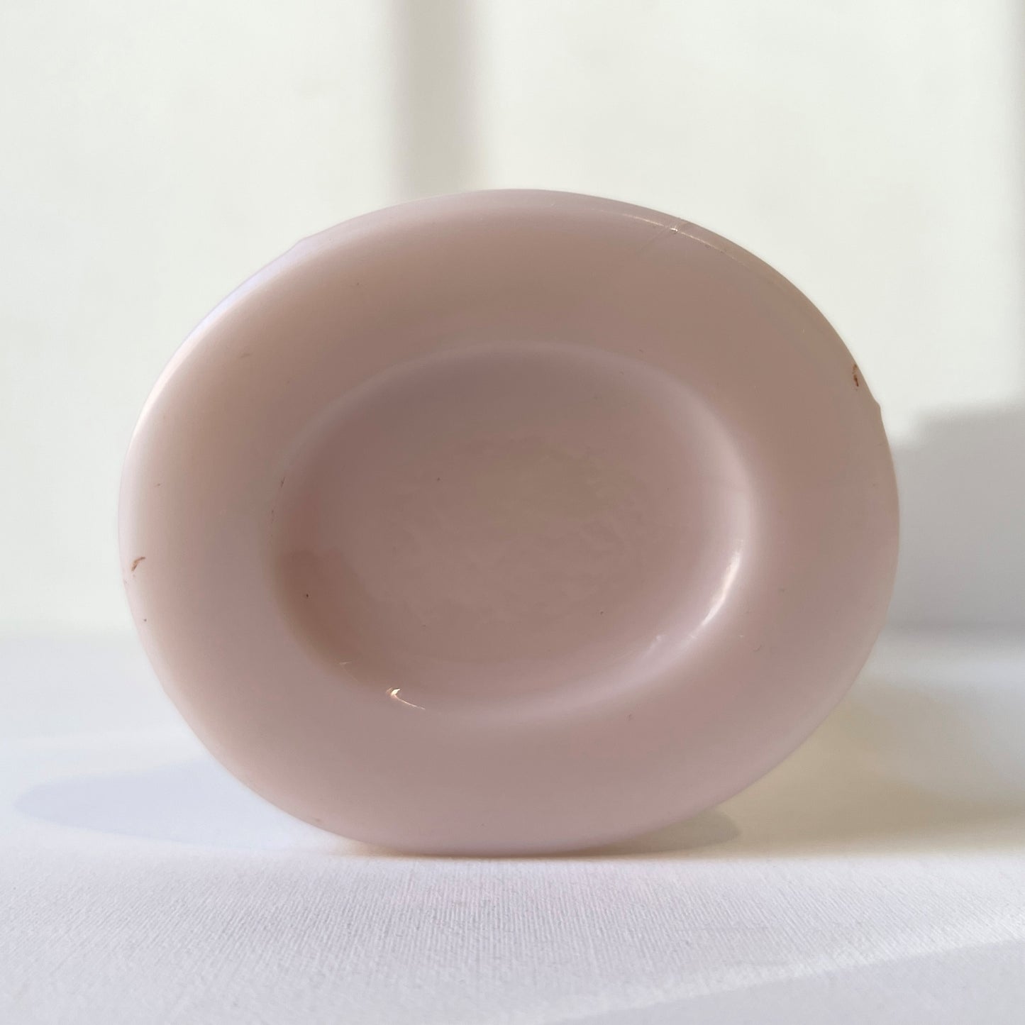 【Vintage】France ‐1950s Pink Milk Glass Hand