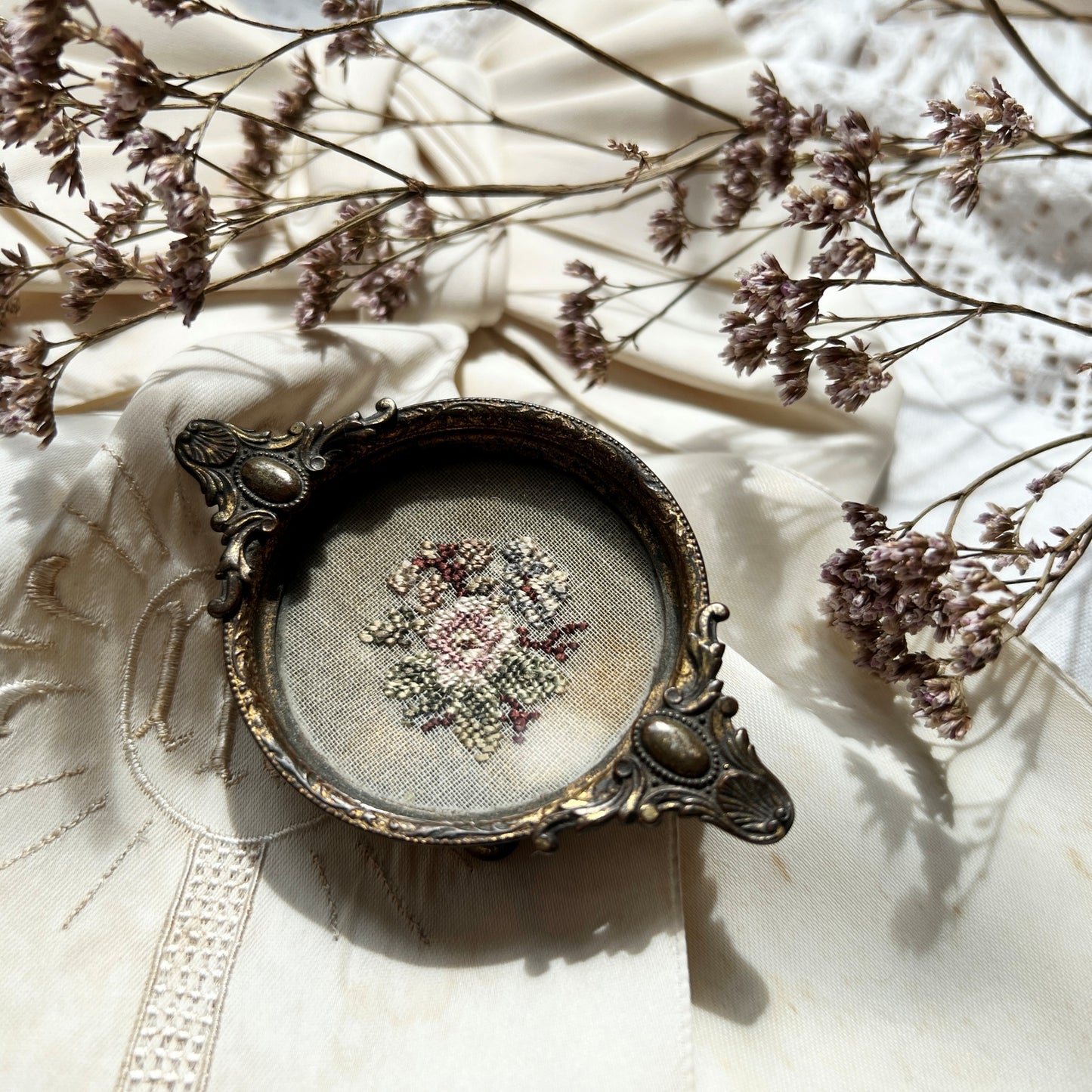 【Vintage】UK ‐ 1940s  Petit Point Mini Tray