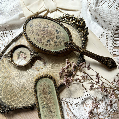 【Vintage】UK ‐ 1940s Petit Point Dressing Brush Set