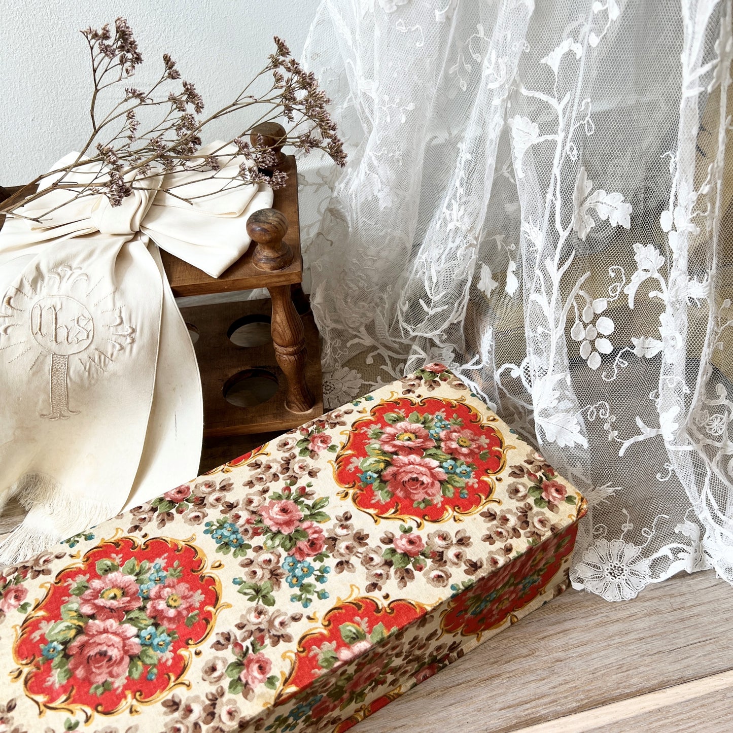 【Vintage】France ‐ 1950s Flower Cartonnage Box