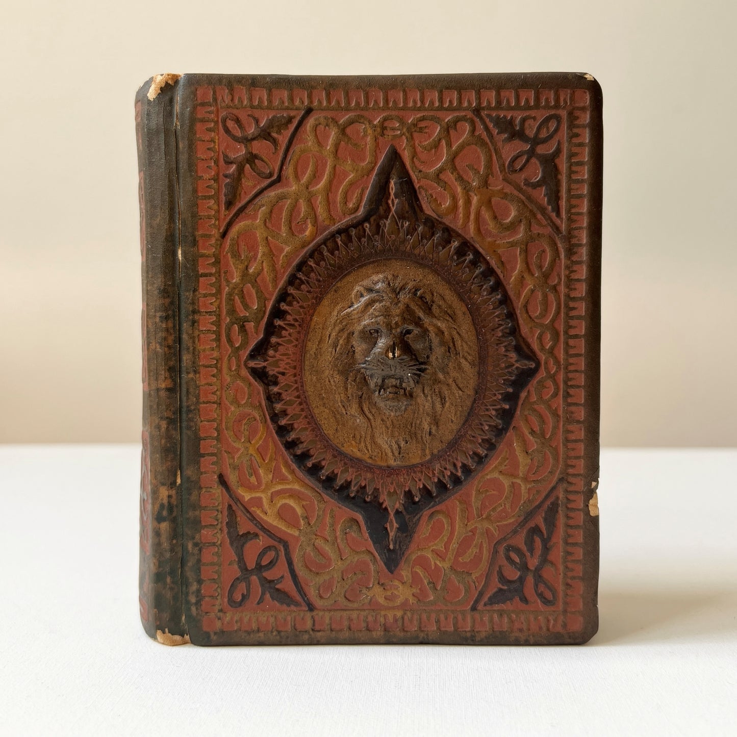 【Vintage】UK ‐ 1930s Lion Motif Photo Book