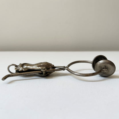 【Antique】UK ‐ 1880s Victorian Hand Motif Skirt Lifter《Rare》