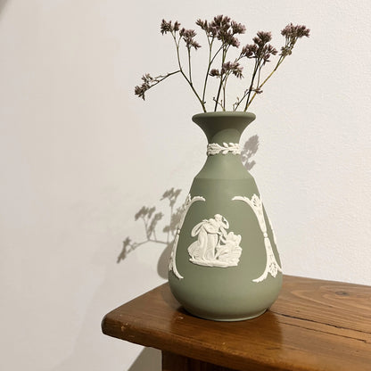 【Vintage】UK - Wedgwood 1960s Jasperware Bud vase “Offering to Cupid”（Green）