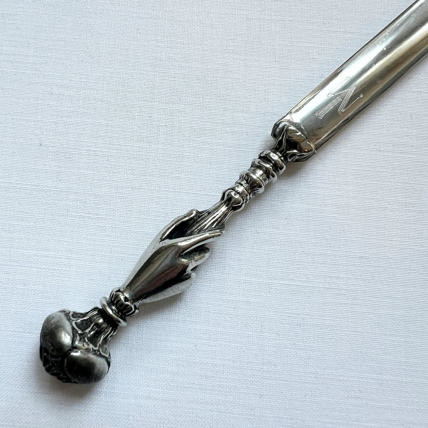 【Vintage】UK ‐ 1930s Hand Motif Letter Opener